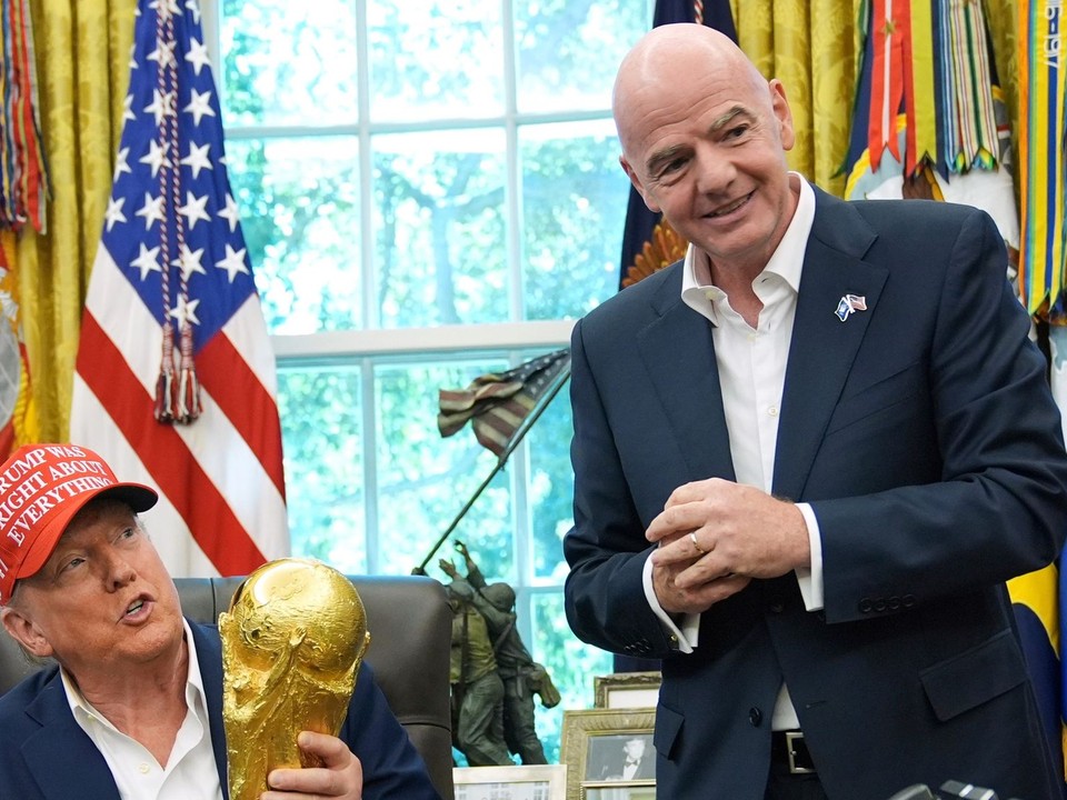 Donald Trump a Gianni Infantino.