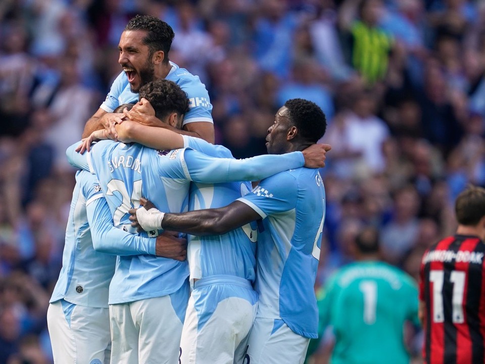 Hráči Man City sa tešia z gólu
