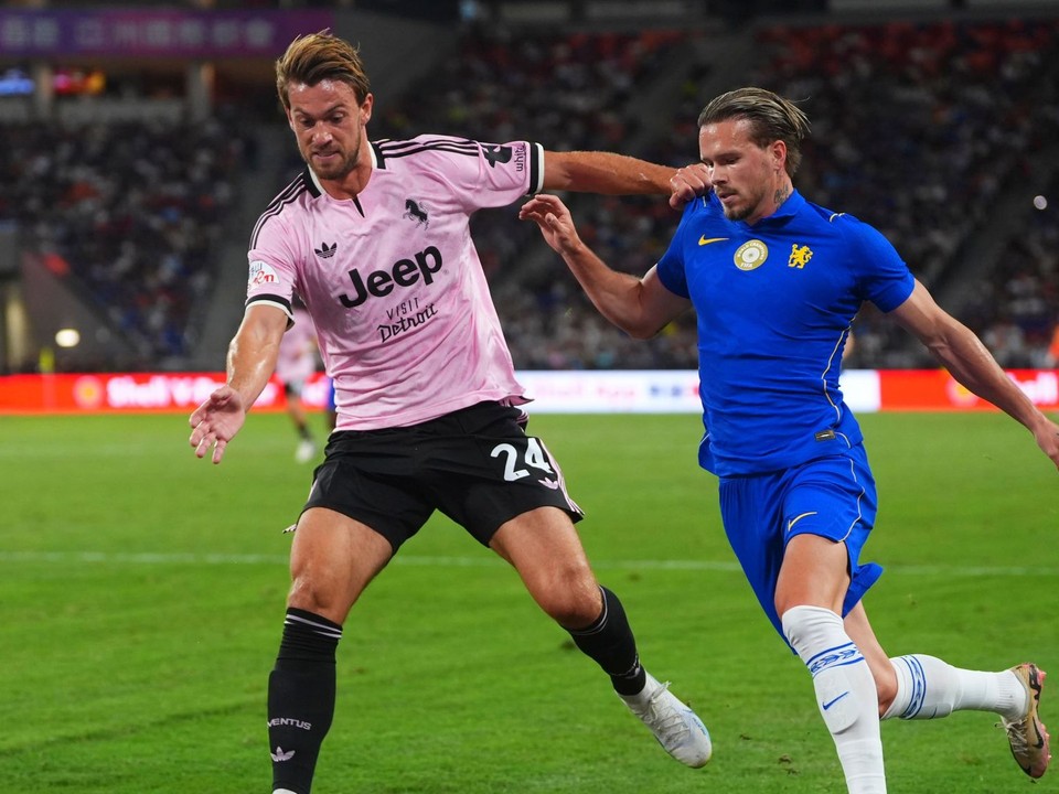 Mychajlo Mudryk v drese Chelsea.