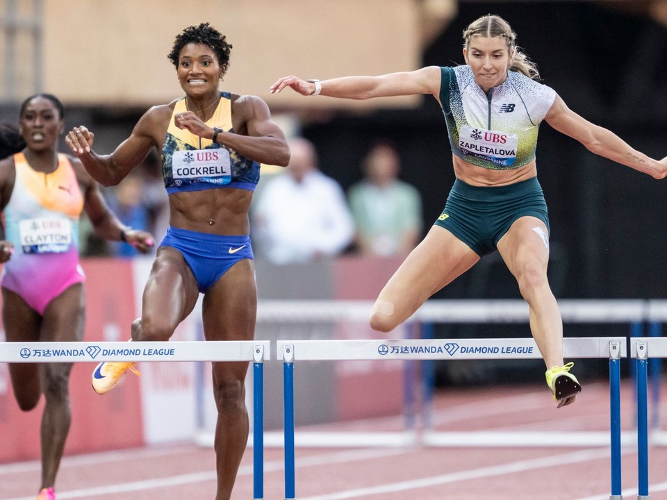 Emma Zapletalová počas behu na 400 m cez prekážky na mítingu Diamantovej ligy v Lausanne 2026.