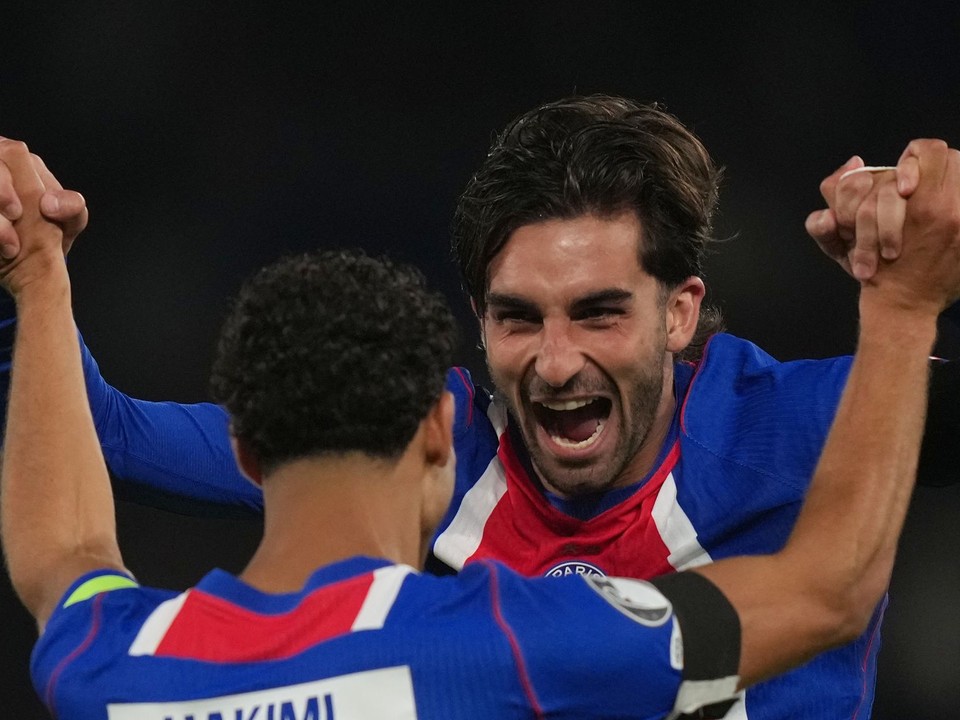 Ferran Torres oslavuje gól.