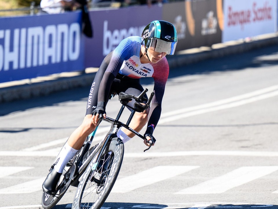 Slovenský cyklista Timotej Michalík počas časovky na MS 2026.