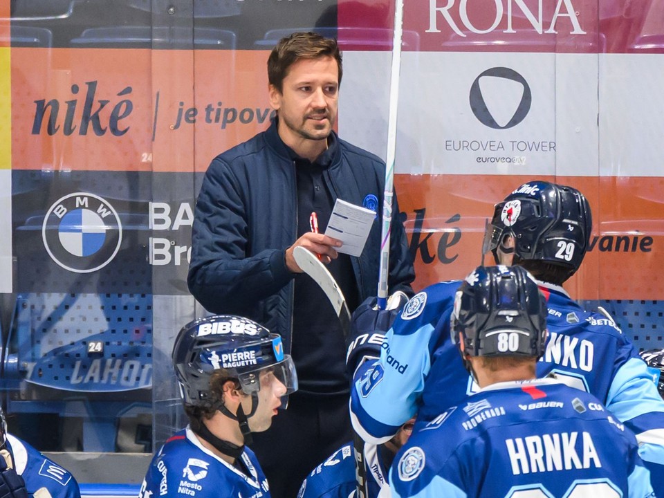 Tréner HK Nitra Erik Čaládi.