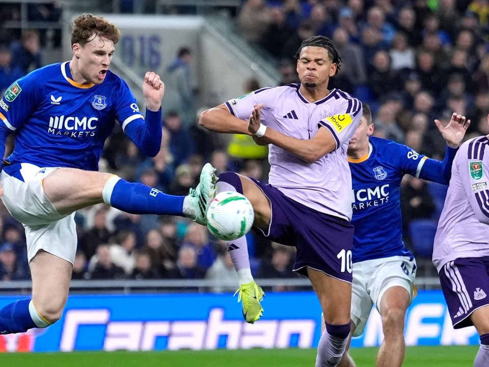 Jake O'Brien a William Osula.