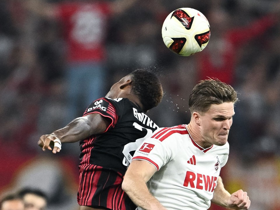 Raphael Onyedika a Marius Buelter.