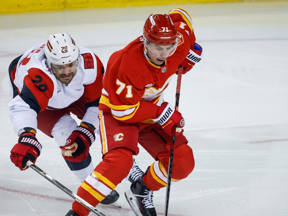 Šimon Nemec v drese Calgary.