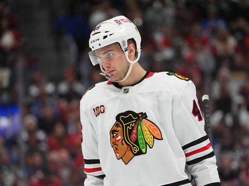 Louis Crevier v drese Chicaga Blackhawks.