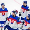 Slovenskí hokejisti po zápase s Českom na MS 2026.