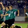 Futbalisti Artmedie Bratislava sa tešia z postupu do skupinovej časti Ligy majstrov 2005/2006.