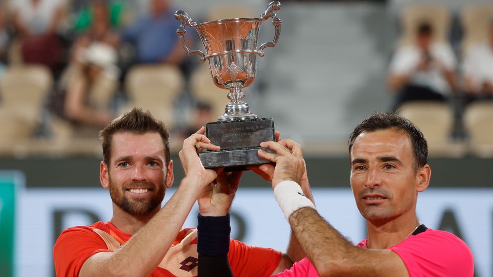 Ivan Dodig (vpravo) a Austin Krajicek triumfovali vo štvorhre na Roland Garros 2023.