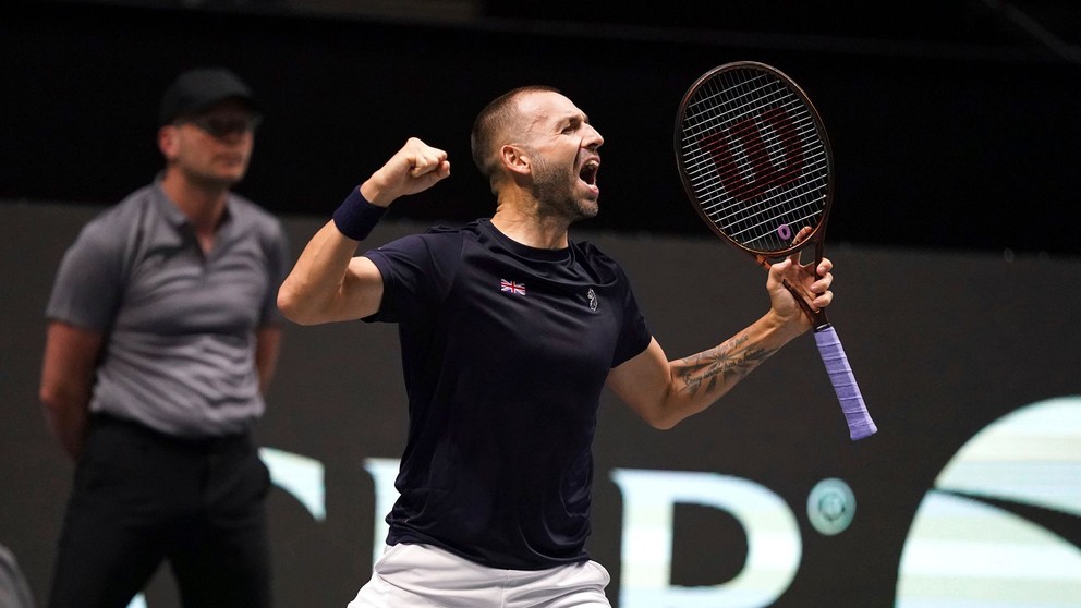 Dan Evans v zápase proti Francúzsku.