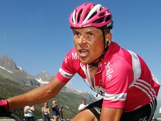 Na archívnej snímke z 19. júna 2005 nemecký cyklista Jan Ullrich počas pretekov Okolo Švajčiarska.