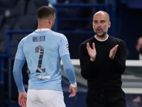 Kyle Walker a tréner Pep Guardiola.