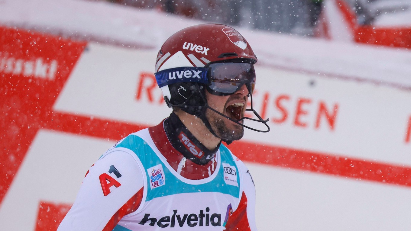 Johannes Strolz nečakane vyhral slalom v Adelbodene 2022.