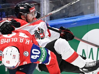 Momentka zo zápasu Nórsko - Rakúsko na MS v hokeji 2022.