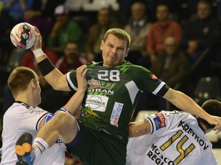 Radoslav Antl (v strede) v drese HT Tatran Prešov v roku 2015.