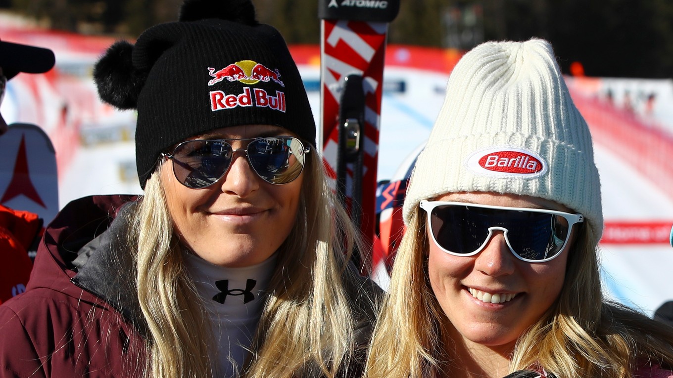 Lindsey Vonnová (vľavo) a Mikaela Shiffrinová po super-G v Cortine d'Ampezzo 2017.