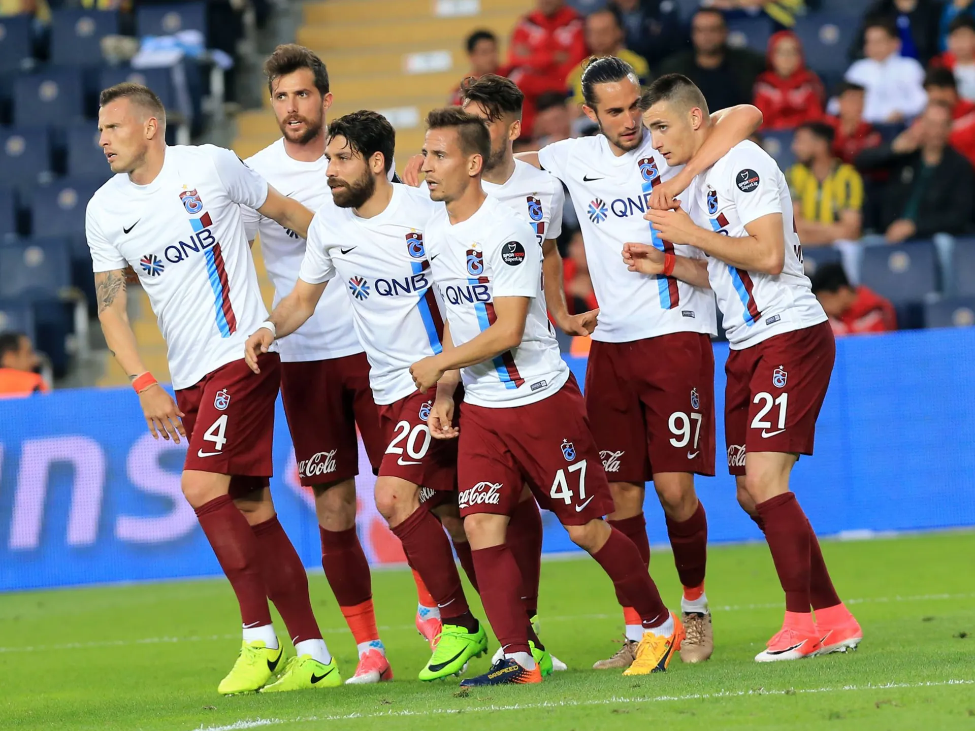 VIDEO - Bero fantastickým gólom zariadil remízu proti Škrtelovmu Fenerbahce