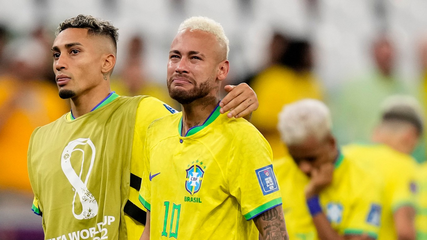 Sklamaný Neymar na MS vo futbale 2022.