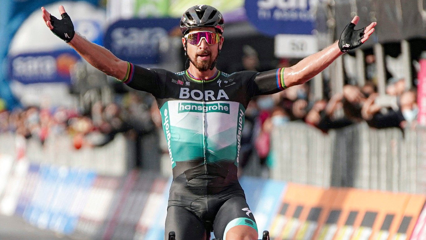 Peter Sagan pri víťazstve v 10. etape Giro d'Italia 2020.