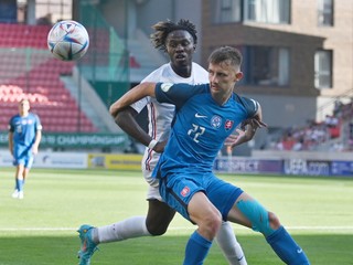 Dominik Hollý v zápase Slovensko - Francúzsko na ME vo futbale do 19 rokov 2022 (EURO U19 2022).