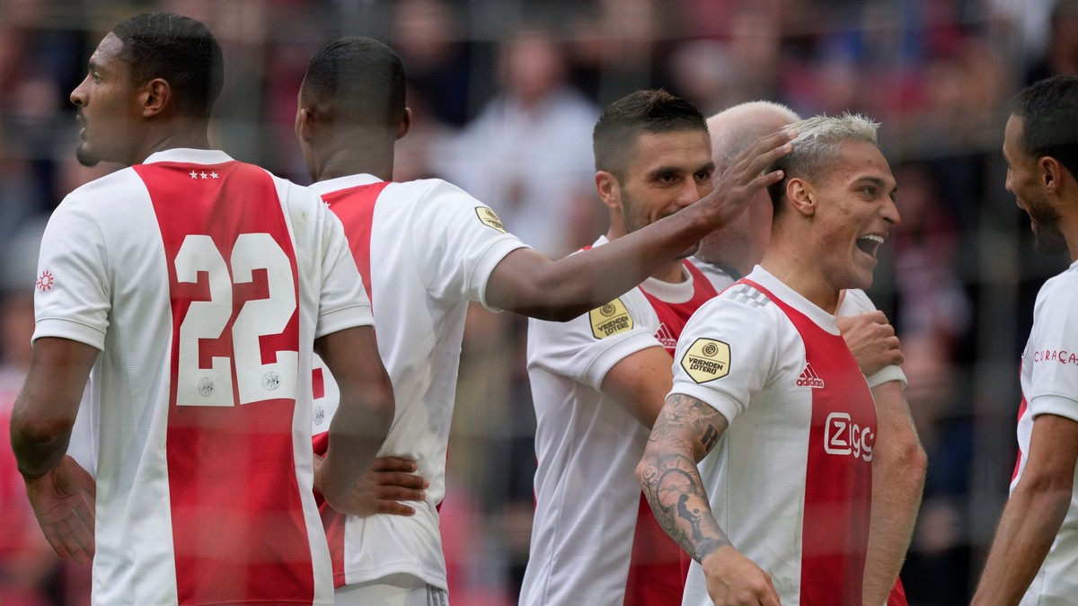 Ajax chcel hrať s dresmi odkazujúcimi na Boba Marleyho, UEFA to nepovolila