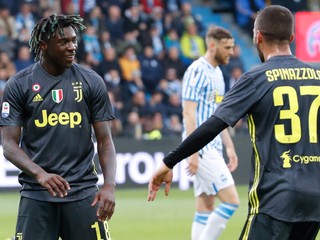 Moise Kean (vľavo) v drese Juventusu Turín.