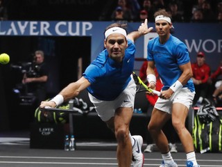 Roger Federer s Rafaelom Nadal počas Laver Cupu 2017.
