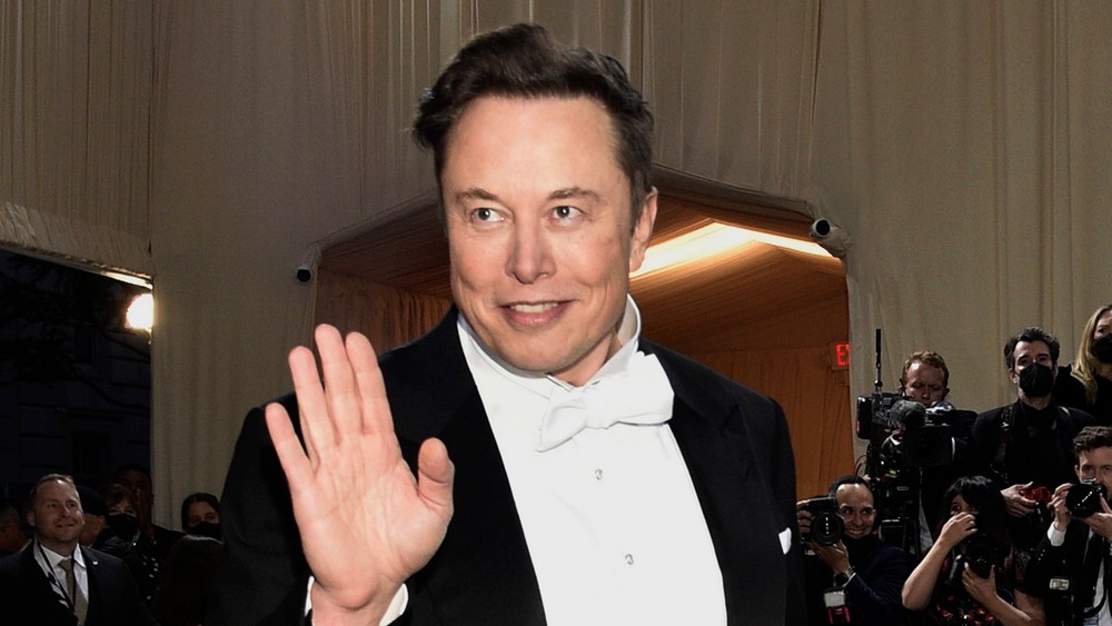 Miliardár Musk oznámil kúpu Manchestru United. Neskôr však priznal, že iba žartoval