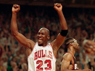 Michael Jordan v drese Chicago Bulls.