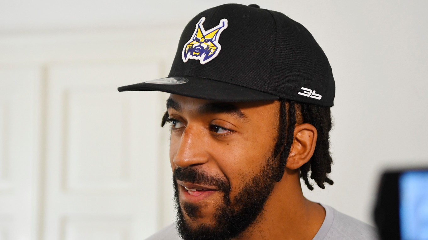 Obranca Matt Petgrave.