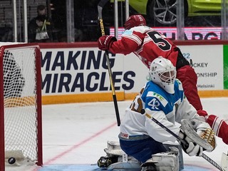 Felix School sa teší po strelenom góle v zápase Dánsko - Kazachstan na MS v hokeji 2022.