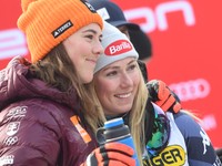 Petra Vlhová a Mikaela Shiffrinová počas podujatia v Kranjskej Gore.