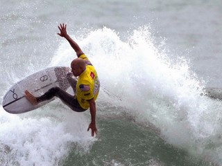 Legenda surfingu Kelly Slater sa predstaví na OH v Tokiu. 