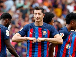 Robert Lewandowski sa teší po strelenom góle v drese FC Barcelona.