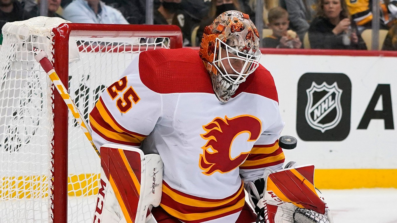 Jacob Markström v bránke Calgary Flames.