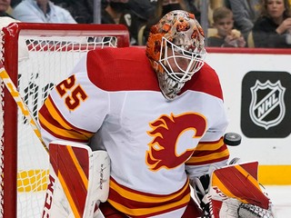 Jacob Markström v bránke Calgary Flames.