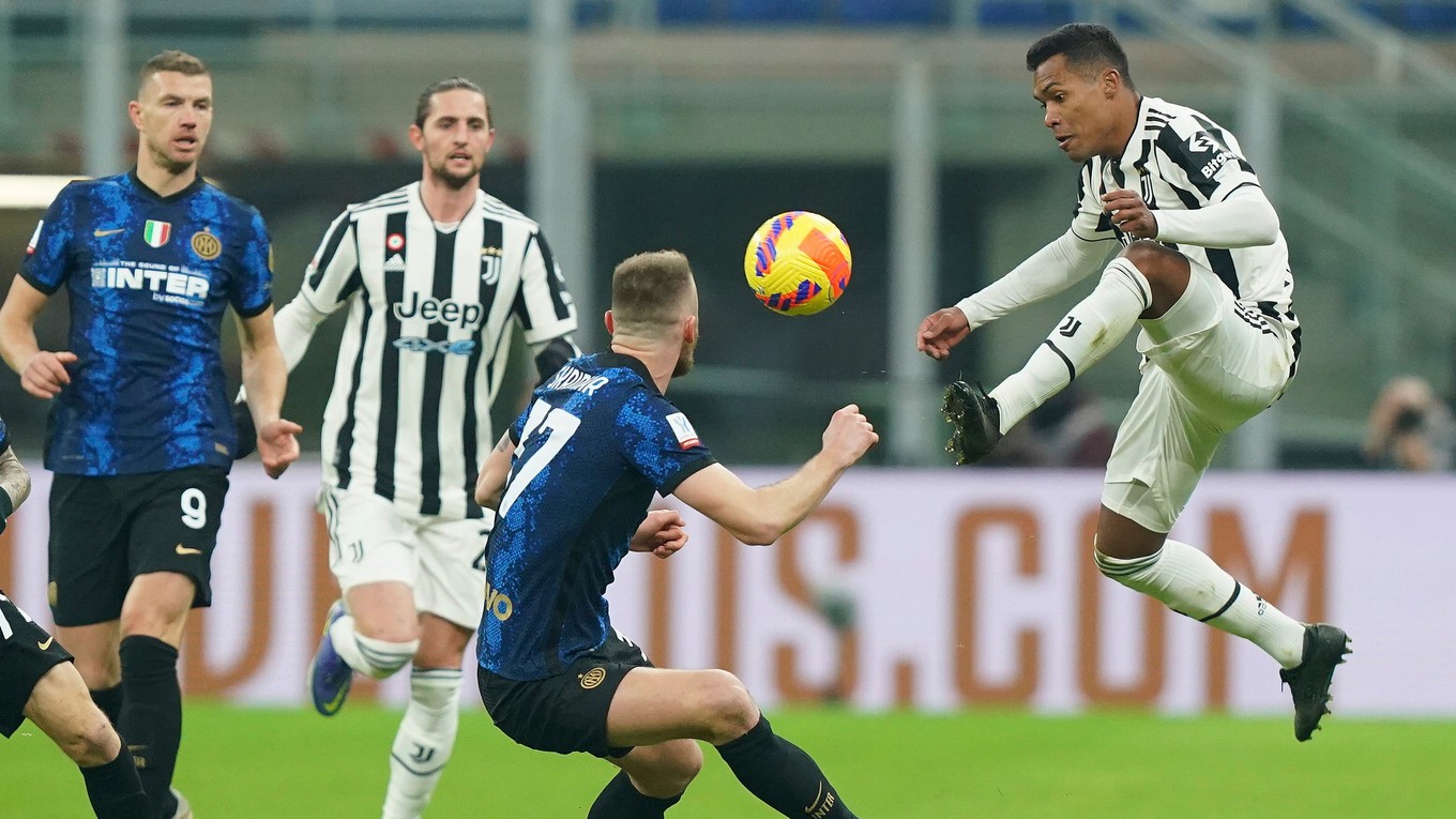 Momentka zo zápasu Inter Miláno - Juventus Turín.