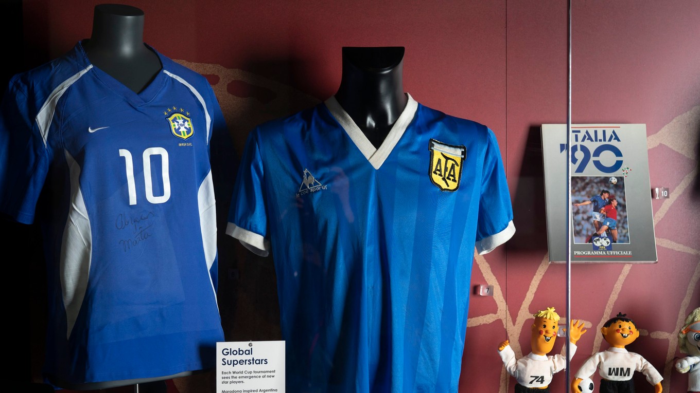 Futbalový dres, ktorý mal na sebe oblečený Diego Maradona na MS vo futbale v roku 1986.