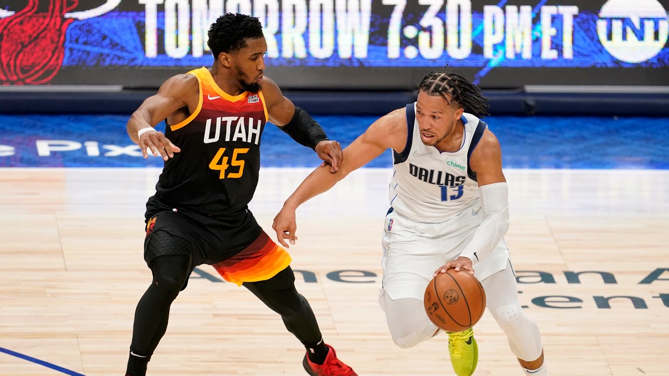 Donovan Mitchell z Utahu a Jalen Brunson z Dallasu.