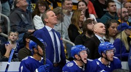 Rozčúlený tréner Tampy Bay Jon Cooper.