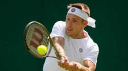 Alex Molčan na turnaji Wimbledon 2022.