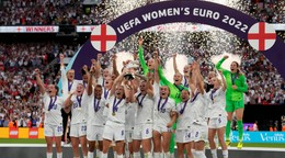 Titul obhajuje Anglicko, ktoré vyhralo ME vo futbale žien v roku 2022.