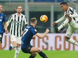 Momentka zo zápasu Inter Miláno - Juventus Turín.