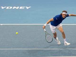Stefanos Tsitsipas nastúpil iba na štvorhru.