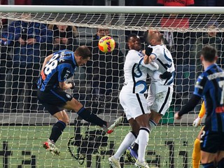 Inter Miláno v zápase s Atalantou Bergamo.