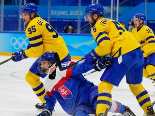 Formácia Juraja Slafkovského si vytvárala veľa šancí v zápase o bronz Slovensko - Švédsko na ZOH 2022 v Pekingu.