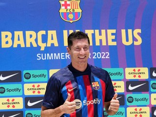 Robert Lewandowski v drese FC Barcelona.