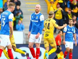 Ulrik Saltnes (v strede) sa teší po strelenom góle v drese Bodö/Glimt .