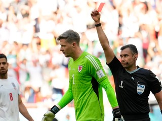 Brankár Wayne Hennessey.